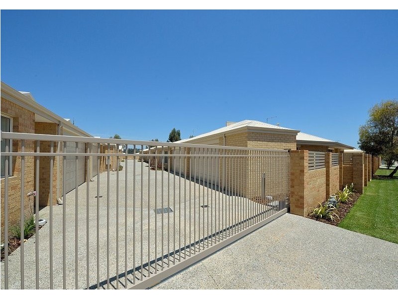 Unit 9/22 Kwella Entrance, Greenfields WA 6210