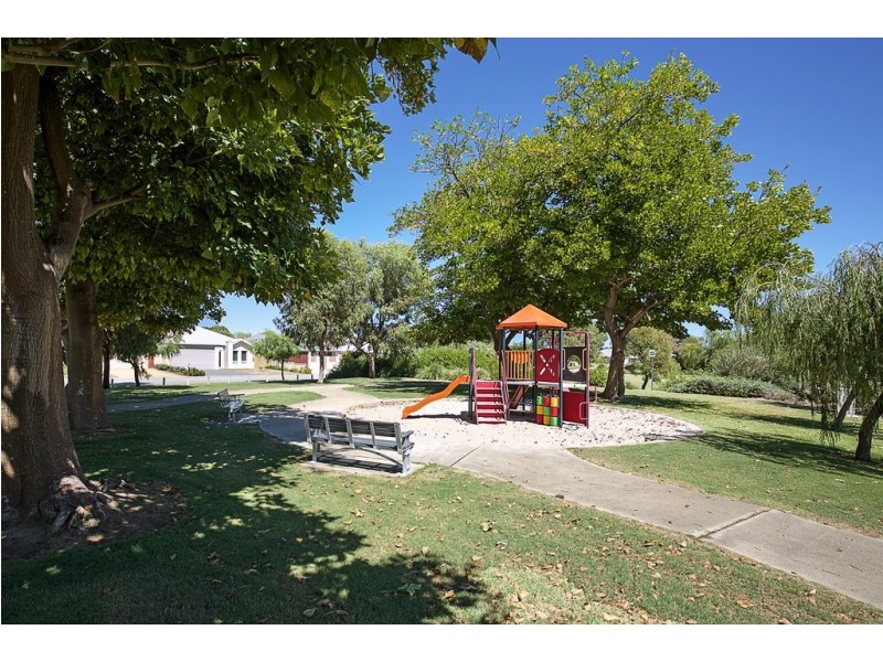 Unit 9/22 Kwella Entrance, Greenfields WA 6210