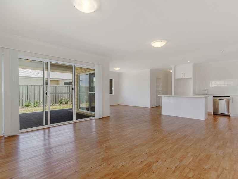 30 Vaucluse Way, Coodanup WA 6210