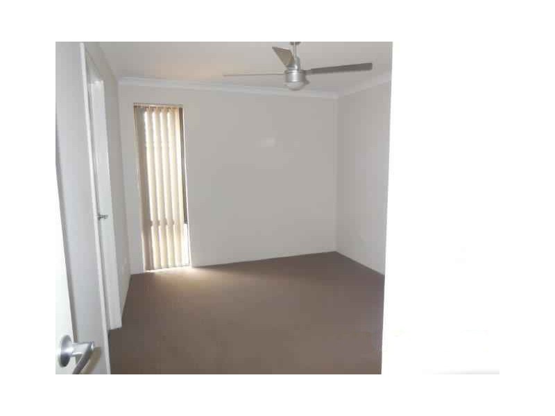 1/24 Ashwood Parkway, Lakelands WA 6180