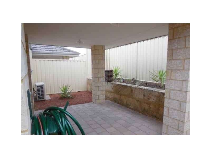 1/24 Ashwood Parkway, Lakelands WA 6180