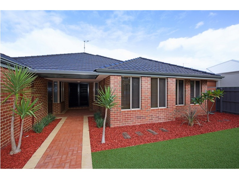 20 Len Howard Drive, Erskine WA 6210