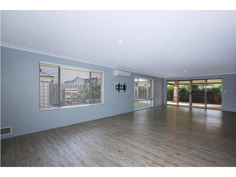 20 Len Howard Drive, Erskine WA 6210