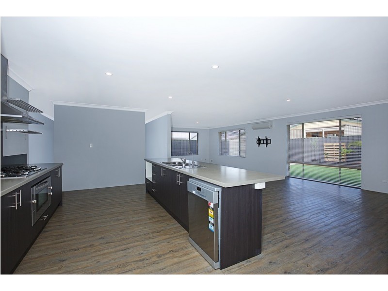 20 Len Howard Drive, Erskine WA 6210