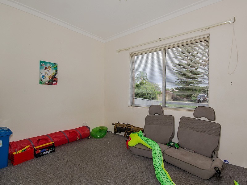 9 Kingdon Street, Mandurah WA 6210