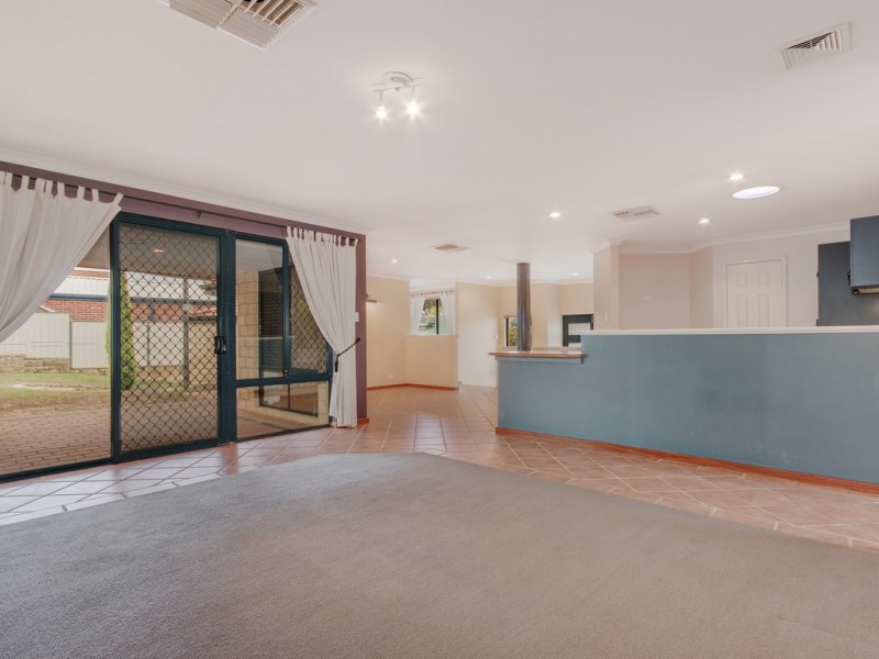 12 Peron Place, San Remo WA 6210