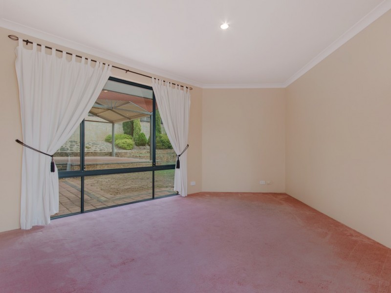 12 Peron Place, San Remo WA 6210