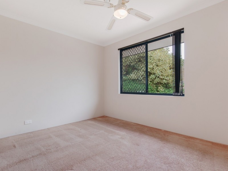 12 Peron Place, San Remo WA 6210