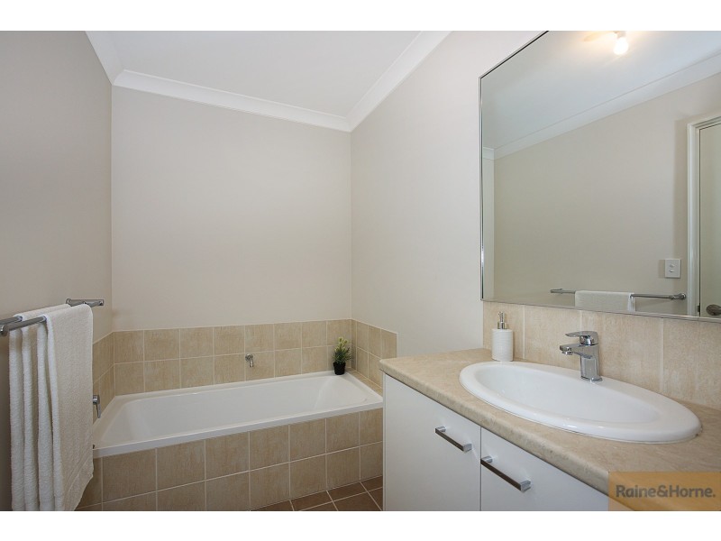 Unit 20/22 Kwella Entrance, Greenfields WA 6210