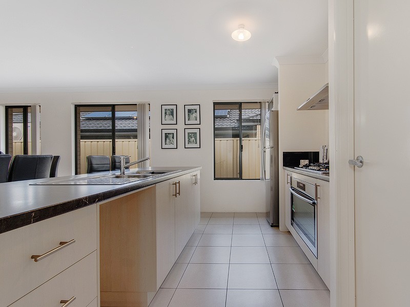 42 Eleanore Drive, Madora Bay WA 6210