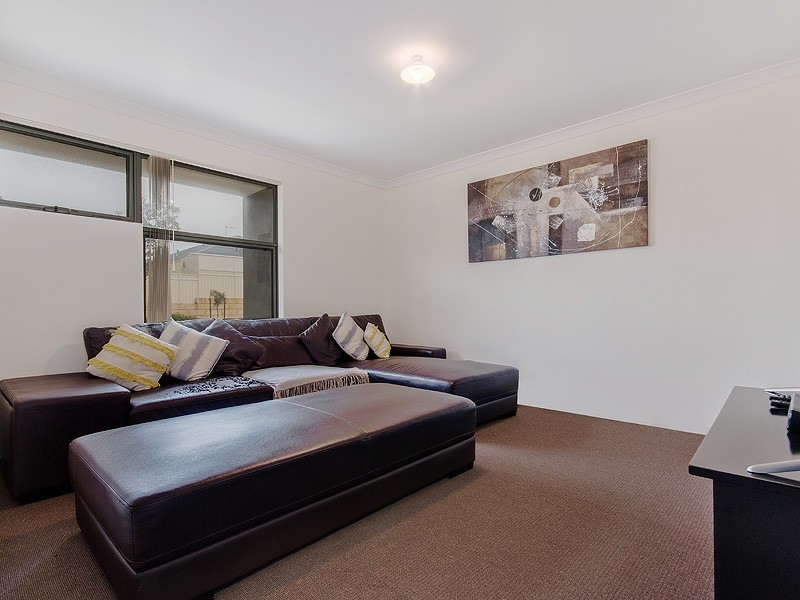 42 Eleanore Drive, Madora Bay WA 6210