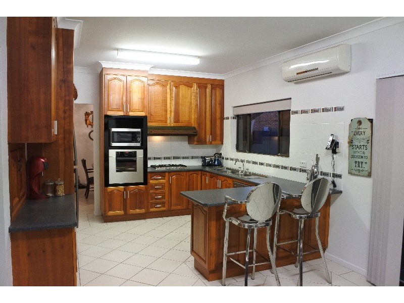 4 Brodick Street, Carindale QLD 4152