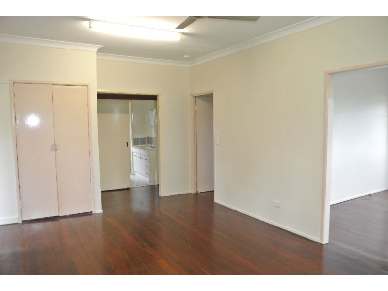 7 Dickenson Street, Carina QLD 4152