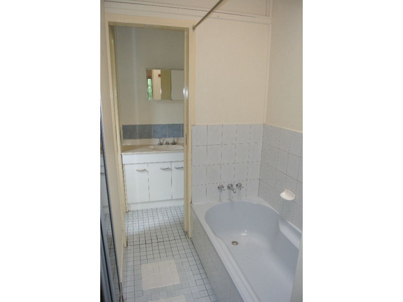 7 Dickenson Street, Carina QLD 4152