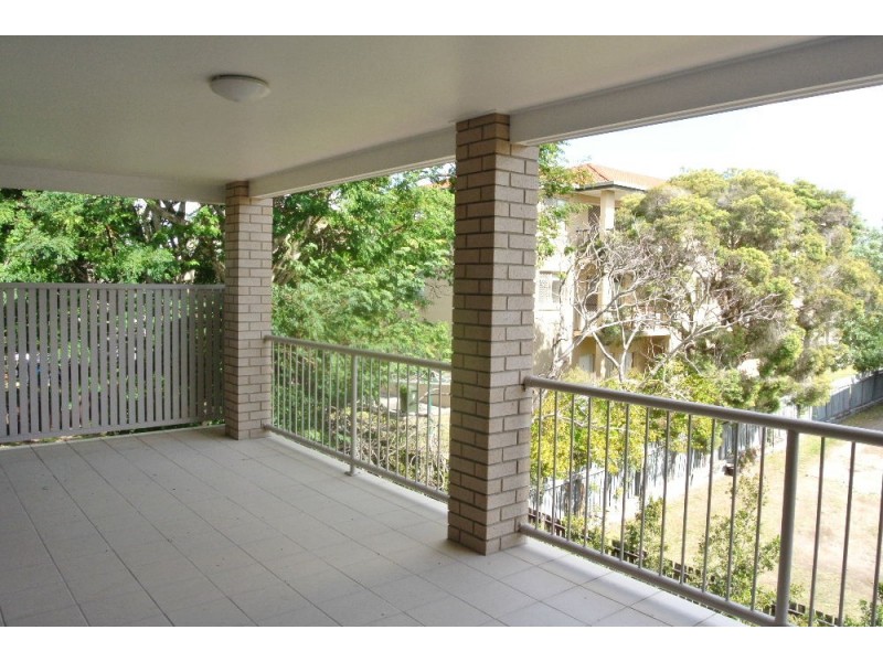 1/24 Dickenson Street, Carina QLD 4152