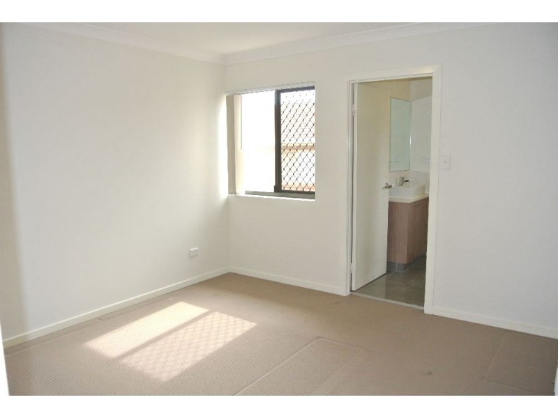 1/24 Dickenson Street, Carina QLD 4152