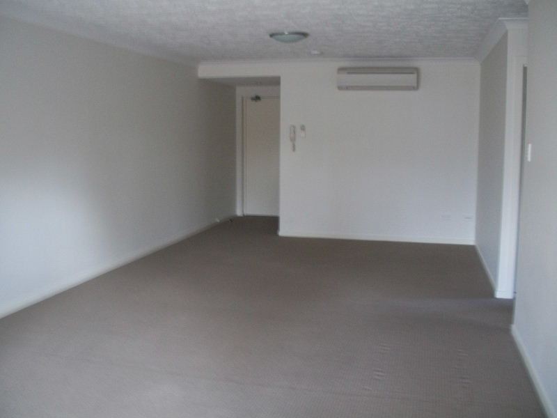 1/24 Dickenson Street, Carina QLD 4152