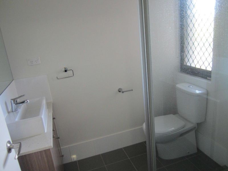 1/24 Dickenson Street, Carina QLD 4152