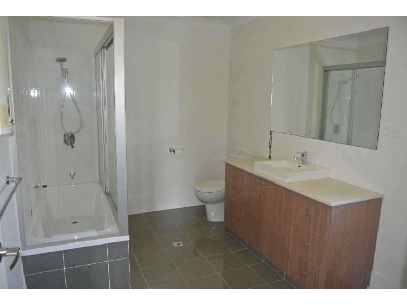 1/24 Dickenson Street, Carina QLD 4152