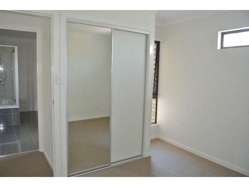 1/24 Dickenson Street, Carina QLD 4152