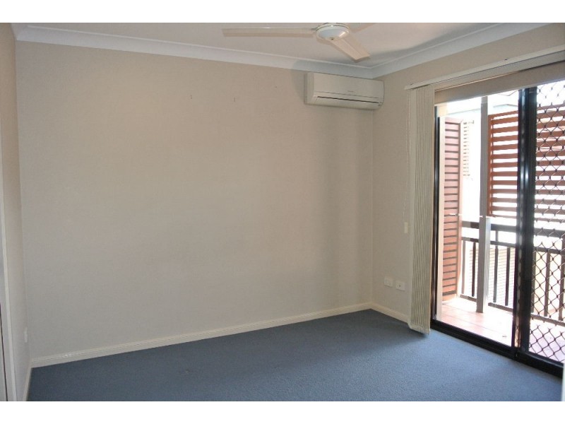 4/31 Dickenson Street, Carina QLD 4152