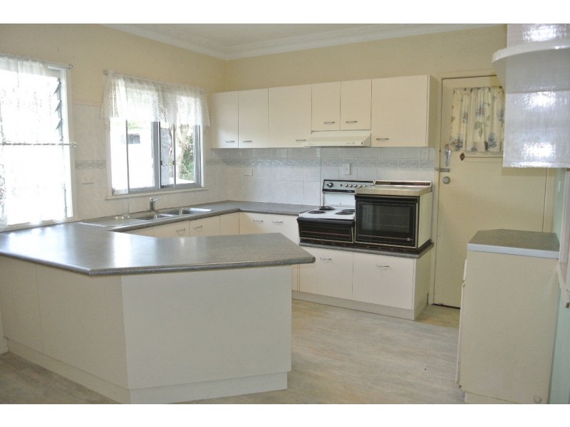 90 Stanton St, Cannon Hill QLD 4170