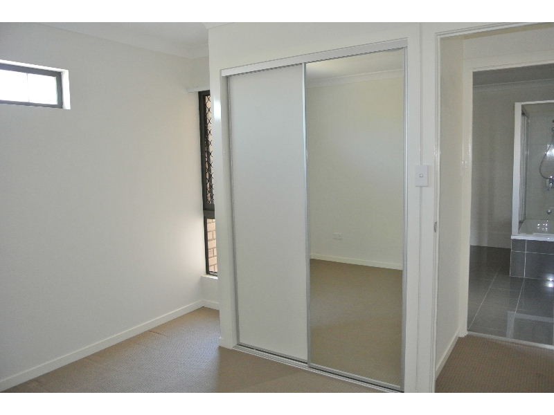 8/24 Dickenson Street, Carina QLD 4152