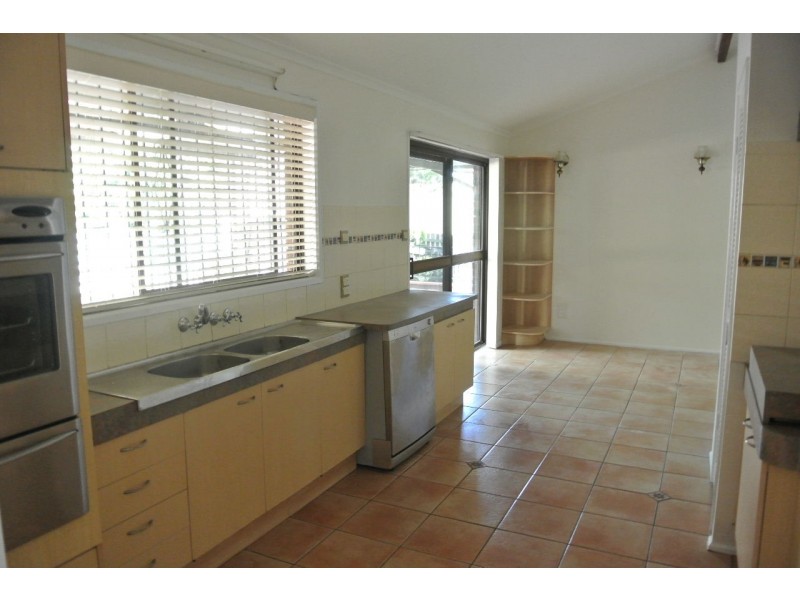 24 Hartigan Street, Belmont QLD 4153