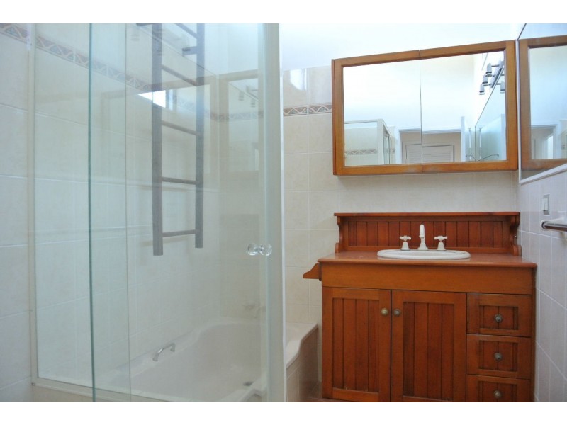 24 Hartigan Street, Belmont QLD 4153