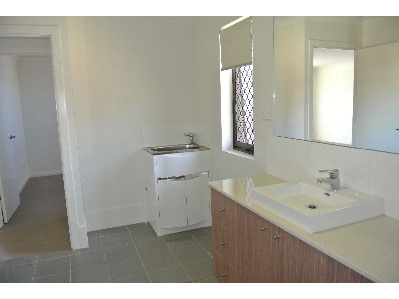 8/24 Dickenson Street, Carina QLD 4152