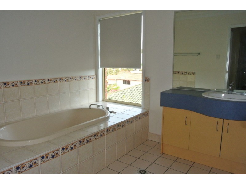 47 Kauri Street, Carindale QLD 4152