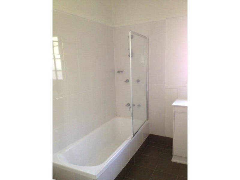 244 Bennetts Road, Norman Park QLD 4170