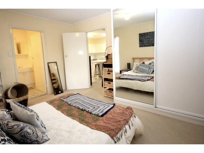 1/27 York Street, Coorparoo QLD 4151