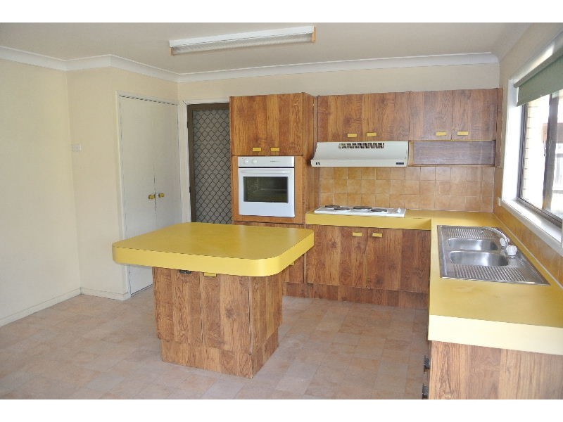 51 Bedivere Street, Carindale QLD 4152