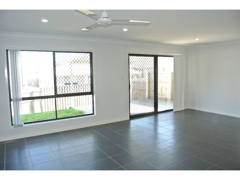 27 Ravensbourne Circuit, Waterford QLD 4133