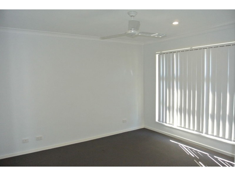 27 Ravensbourne Circuit, Waterford QLD 4133