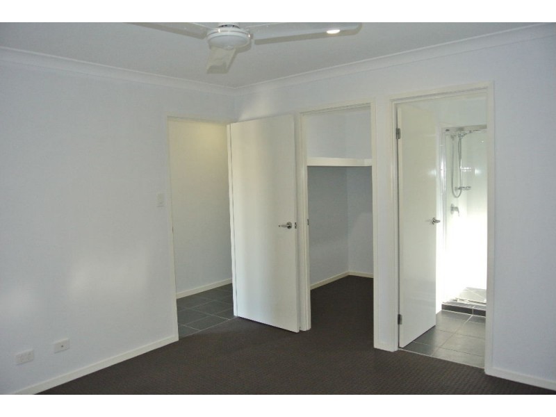 27 Ravensbourne Circuit, Waterford QLD 4133