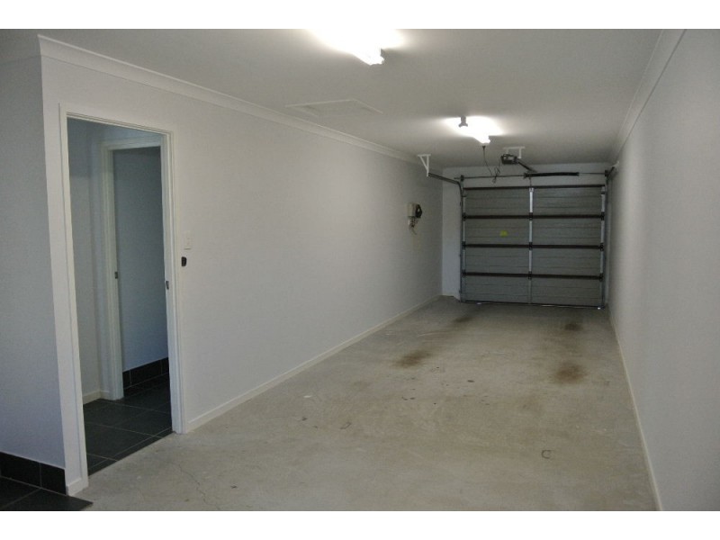 27 Ravensbourne Circuit, Waterford QLD 4133