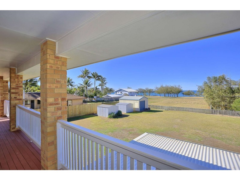 50 Hunter Street, Burnett Heads QLD 4670