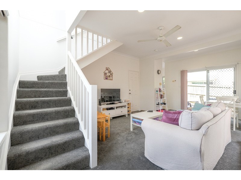 2/35 Daniells Street, Carina QLD 4152