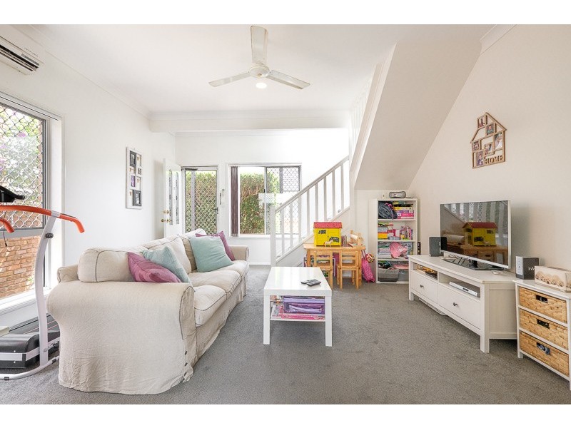 2/35 Daniells Street, Carina QLD 4152