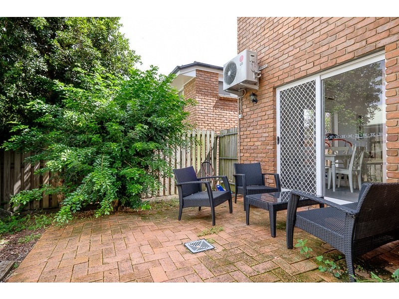 2/35 Daniells Street, Carina QLD 4152