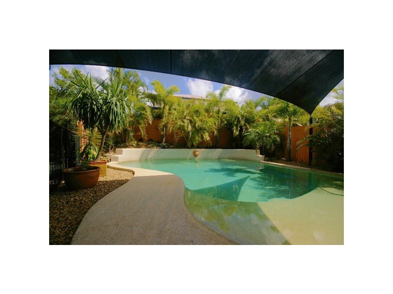 35 Oakley St, Carindale QLD 4152