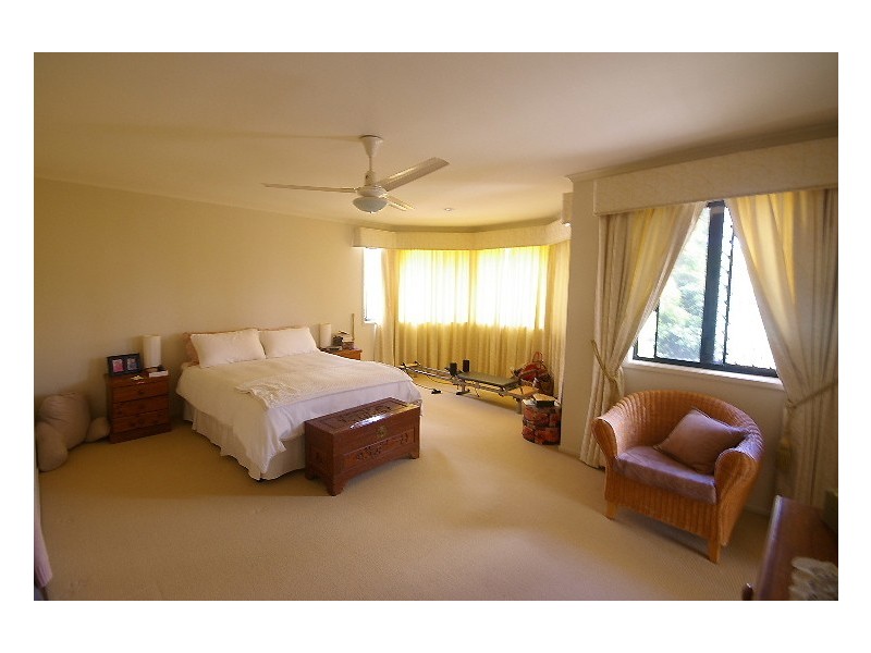 35 Oakley St, Carindale QLD 4152