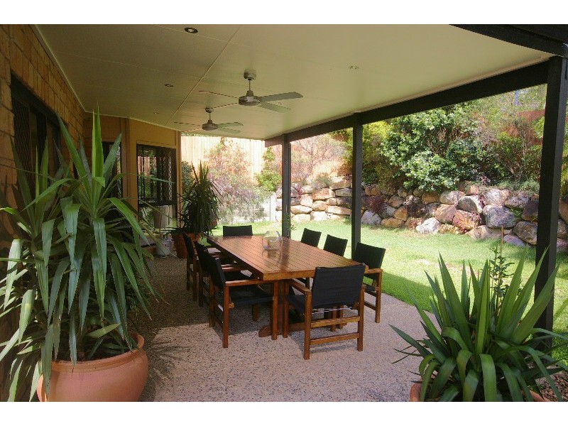 35 Oakley St, Carindale QLD 4152