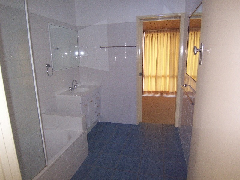 90 Stanton Street, Cannon Hill QLD 4170