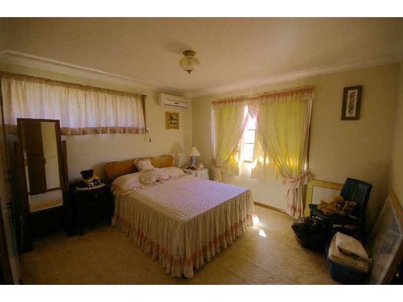 385 Winstanley Street, Carindale QLD 4152