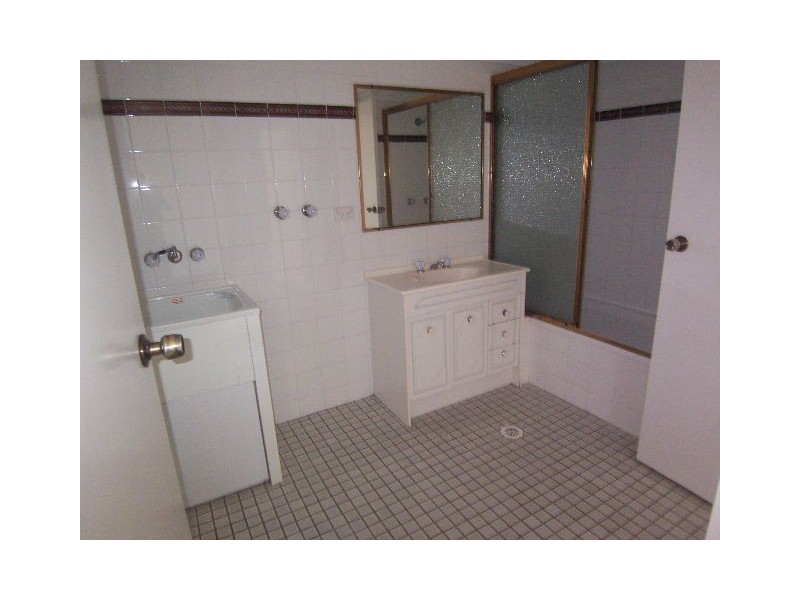 8/102 Pembroke Road, Coorparoo QLD 4151