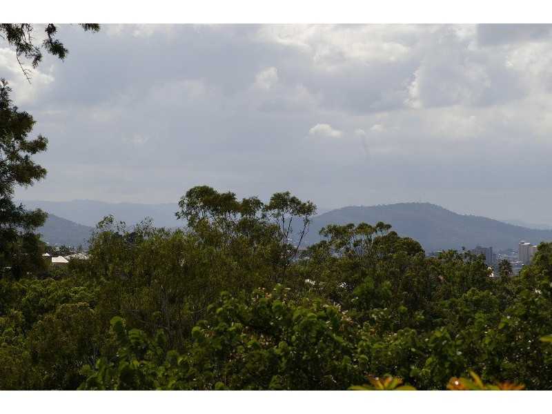 Holland Park QLD 4121