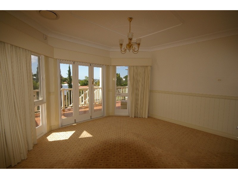 Holland Park QLD 4121